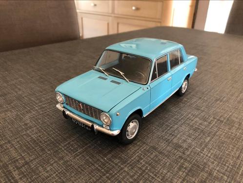 Ist models 1/18 lada 1200 zeldzaam lees informatie., Hobby en Vrije tijd, Modelauto's | 1:18, Zo goed als nieuw, Auto, Overige merken