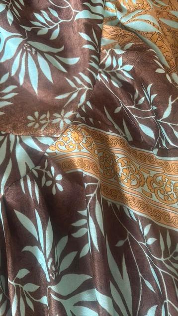 mooie kleding. nieuw beschikbaar voor biedingen