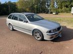 BMW 5-Serie 2.5 I 525 Touring AUT 2002 Grijs, Auto's, Automaat, Achterwielaandrijving, 1610 kg, Zwart