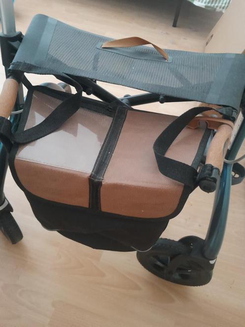 Saljol rollator, maat S. Midnight Blue, Diversen, Rollators, Zo goed als nieuw, Lichtgewicht, Opvouwbaar, Ophalen