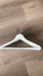 6 Witte houten kledinghangers, Ophalen of Verzenden