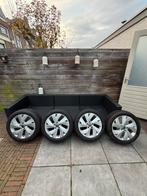 Winterbandenset Volkswagen Golf 8 17 inch Pirelli met velgen, Auto-onderdelen, Banden en Velgen, Ophalen, Velg(en), 17 inch, Winterbanden