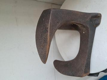 Schoenleest beschikbaar voor biedingen