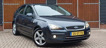 Ford Focus 1.6-16V Futura, Bluetooth, Airco, NAP, DAB+ Radio beschikbaar voor biedingen