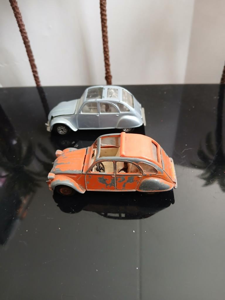 2x Citroën 2CV eend.  Dinky en Norev.  Opknappers, Ophalen of Verzenden, Gebruikt, Auto, Dinky Toys