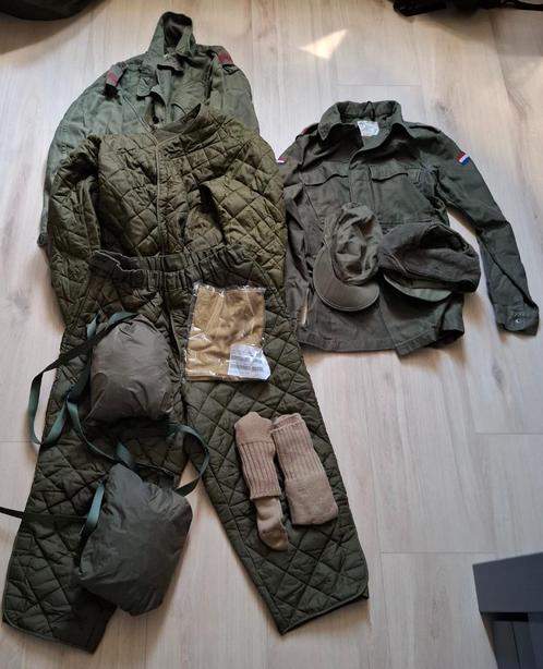 Groot koninklijke landmacht lot, militaria, Verzamelen, Militaria | Algemeen, Landmacht, Kleding of Schoenen, Nederland, Ophalen of Verzenden