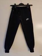 Joggingbroek / trainingsbroek meisje -- mt 122 / 128 -- Nike, Broek, Meisje, Ophalen of Verzenden, Zo goed als nieuw