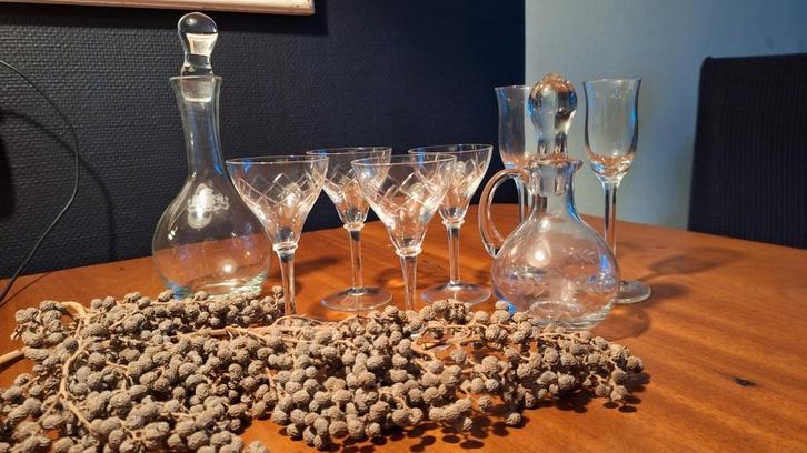 Lot van 2 fraaie karafjes en likeur glaasjes., Antiek en Kunst, Curiosa en Brocante, Ophalen of Verzenden