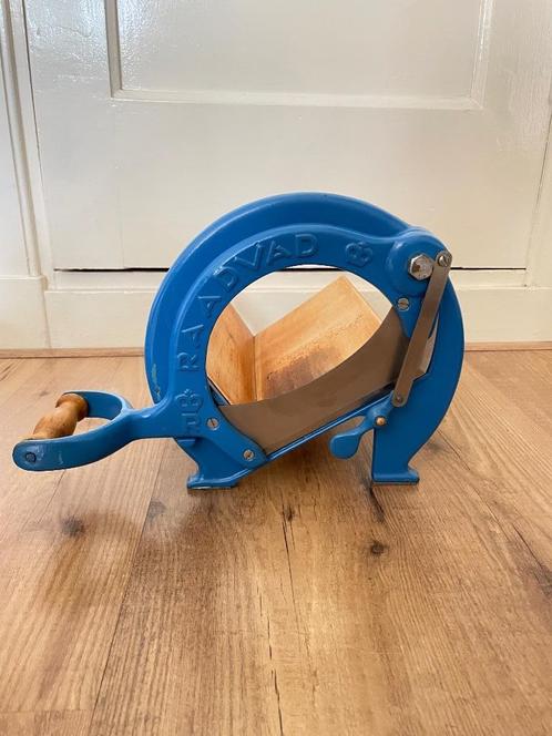 Raadvad broodsnijmachine (blauw), Huis en Inrichting, Keuken | Keukenbenodigdheden, Zo goed als nieuw, Ophalen of Verzenden