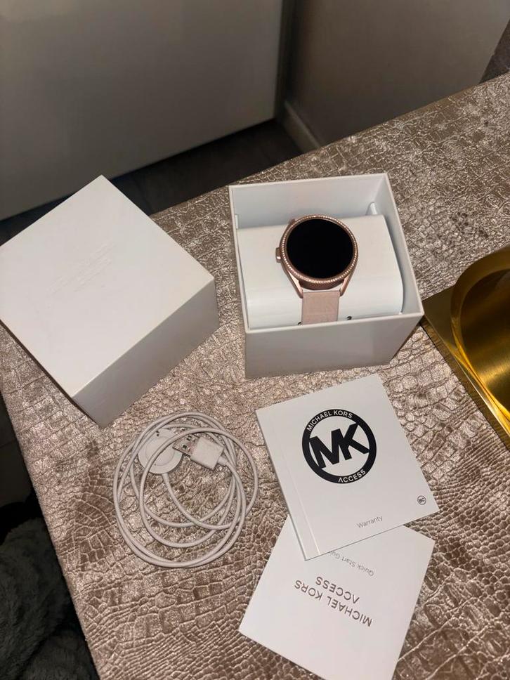 Michael Kors Smartwatch - Stijlvol en Functioneel!, Sieraden, Tassen en Uiterlijk, Smartwatches, Zo goed als nieuw, Android, Roze