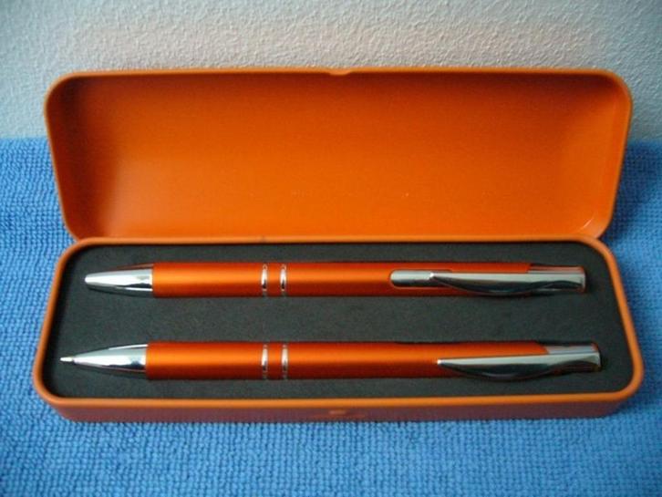 ING luxe pennenset nog nieuw, Verzamelen, Pennenverzamelingen, Nieuw, Balpen, Overige merken, Ophalen of Verzenden