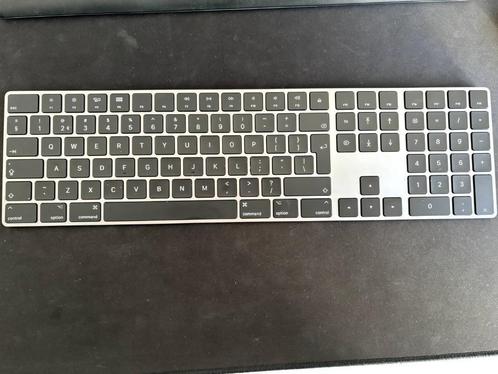 Apple Magic Keyboard 2 Black Numeric, Computers en Software, Toetsenborden, Zo goed als nieuw, Qwerty, Draadloos, Ergonomisch