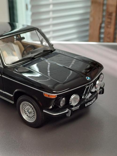 BMW 2002L "E10" Diamant Zwart Autoart 1/18 Zeer Zeldzaam, Hobby en Vrije tijd, Modelauto's | 1:18, Zo goed als nieuw, Auto, Autoart