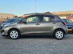 Toyota Yaris 1.3 VVT-i Trend/AIRCO/NAVI/CAMERA/NW APK, Stof, Gebruikt, Euro 6, 4 cilinders