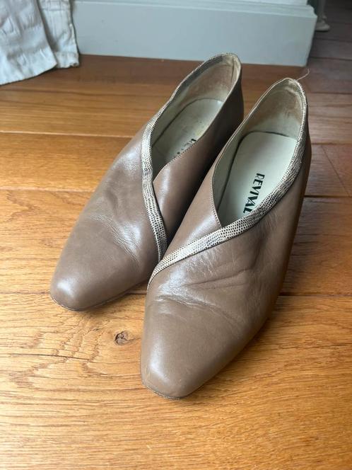 Revival beige pumps mt 39, Kleding | Dames, Schoenen, Zo goed als nieuw, Beige, Ophalen of Verzenden