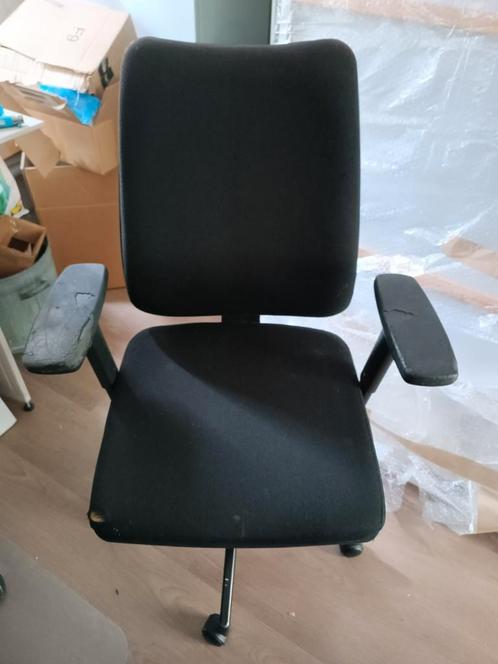 gratis stevige bureau stoel, Huis en Inrichting, Bureaustoelen, Gebruikt, Bureaustoel, Zwart, Ophalen