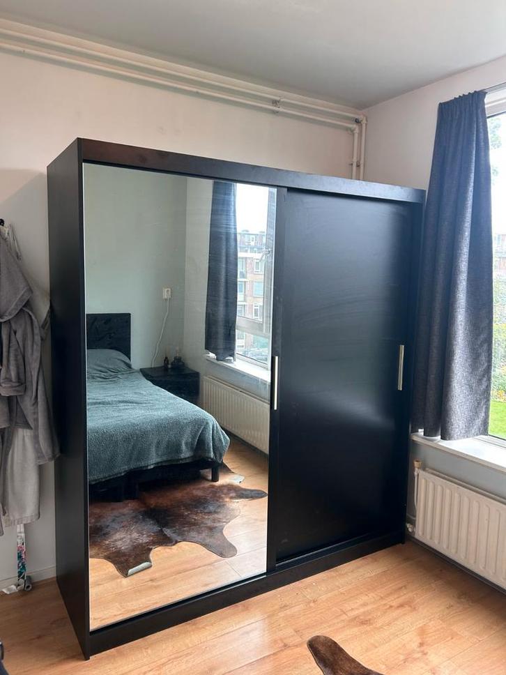 Kledingkast - zwart - goud - schuifdeur - spiegel, Huis en Inrichting, Kasten | Kledingkasten, Zo goed als nieuw, 200 cm of meer