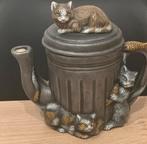 Theepot in de vorm van een vuilnisbak met katten, Ophalen of Verzenden