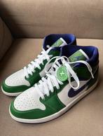 Nike Air Jordan 1 Mid 'Hulk' Maat 42 Nieuw, Kleding | Heren, Schoenen, Verzenden, Nieuw, Overige kleuren, Sneakers of Gympen