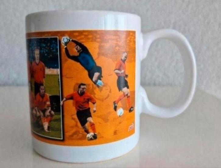 Beker Nederlands Elftal, Huis en Inrichting, Keuken | Servies, Zo goed als nieuw, Kop(pen) en/of Schotel(s), Overige stijlen, Ophalen of Verzenden