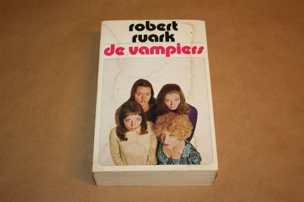 De vampiers. Robert Ruark., Ophalen of Verzenden, Gelezen