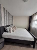 Antraciet Bed met Matras 180x200, Ophalen, Tweepersoons, Zo goed als nieuw, 180 cm