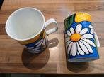 Nieuwe fleurige mokken, 2 stuks., Huis en Inrichting, Keuken | Servies, Ophalen, Nieuw, Overige stijlen, Kop(pen) en/of Schotel(s)