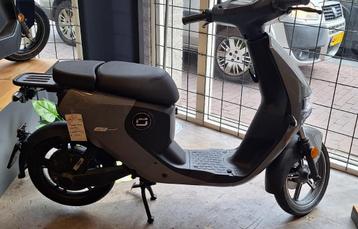 E-SCOOTER Soco Super, met E 344,00 voordeel beschikbaar voor biedingen