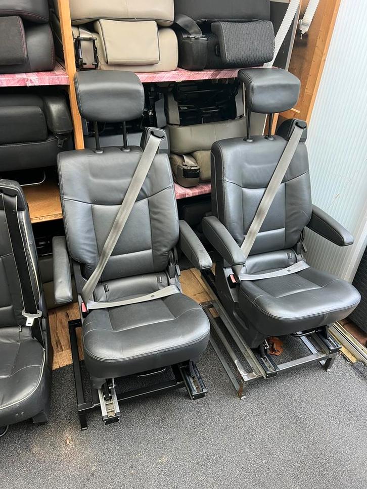 2 zwart leren camperstoelen cabinestoelen mer armsteunen, Caravans en Kamperen, Kampeermeubelen, Campingstoel, Ophalen