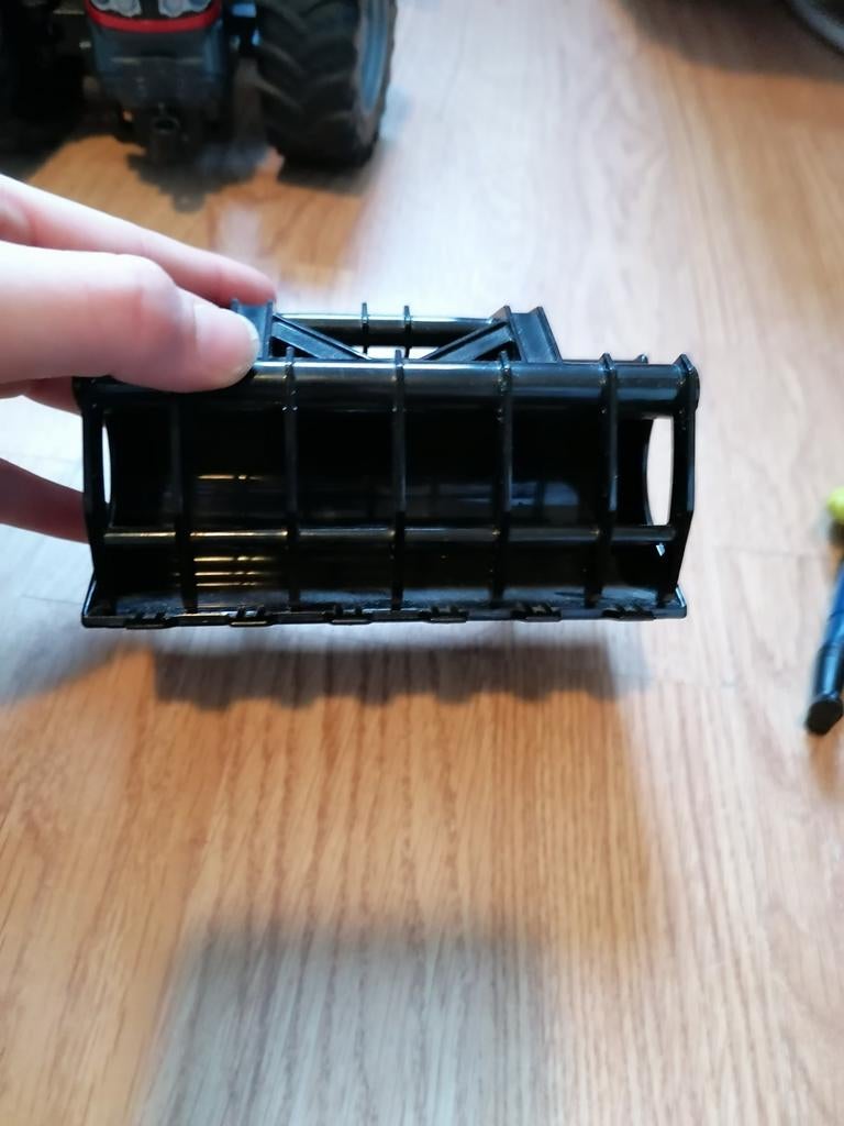 Bruder - bak voor op trekker, Ophalen