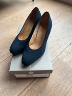 Dames pump, 37,5, donkerblauw met middelhoge hak, Kleding | Dames, Schoenen, Ophalen of Verzenden, Zo goed als nieuw, Blauw