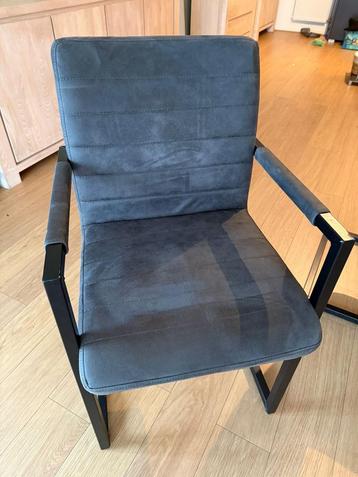 3 Mooie Eetkamerstoelen vandaag of morgen ophalen beschikbaar voor biedingen