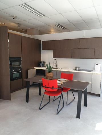 keukenveiling    Deze Keuken een verrassing op zich beschikbaar voor biedingen