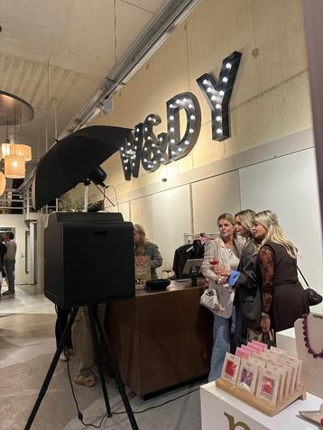 Photobooth te huur beschikbaar voor biedingen