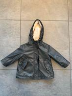 Zwarte warme regenjas maat 98, Kinderen en Baby's, Kinderkleding | Maat 98, Ophalen of Verzenden, Zo goed als nieuw, Jongen, Jas