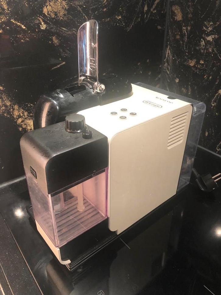 Delonghi Nespresso Koffiemachine, Witgoed en Apparatuur, Koffiezetapparaten, Gebruikt, Koffiepads en cups, Koffiemachine, 1 kopje