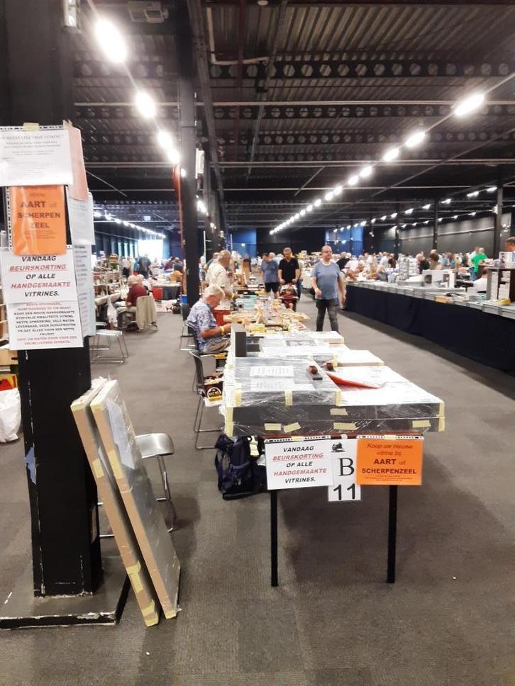 HO DV 15/11: Houten, modelspoorbeurs, Wandvitrines, vitrines, Hobby en Vrije tijd, Modeltreinen | H0, Nieuw, Treinset, Gelijkstroom of Wisselstroom