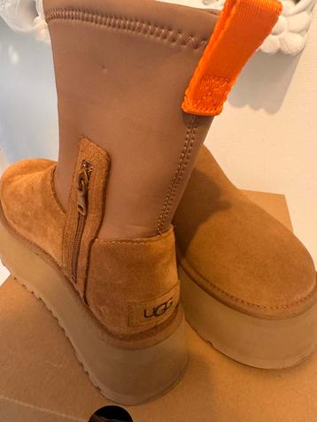 UGG Platform Laarzen Maat 37 - Amper Gedragen! beschikbaar voor biedingen