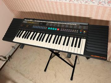 Yamaha PSR-28 Keyboard met Standaard & Boekjes beschikbaar voor biedingen