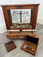 Te koop antieke apothekers weegschaal met accessoires, Antiek en Kunst, Ophalen of Verzenden