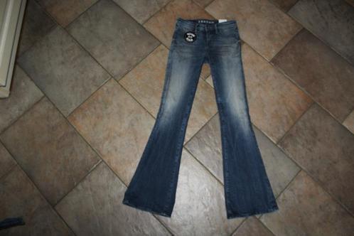Denham Farrah Yiv super flare stretch jeans mt 26/32 ZGAN, Kleding | Dames, Spijkerbroeken en Jeans, Zo goed als nieuw, W27 (confectie 34) of kleiner