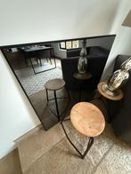 Mooie spiegel met slanke stalen omlijsting ophangbaar, Huis en Inrichting, Woonaccessoires | Spiegels, Ophalen, Zo goed als nieuw