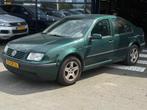 Volkswagen Bora 1.4-16V Trendline NAVI/CARPLAY/LMVELGEN/APK, Voorwielaandrijving, Gebruikt, 4 cilinders, Origineel Nederlands