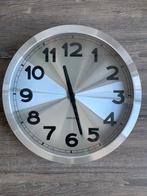 Zilveren grote klok, Ophalen, Zo goed als nieuw, Analoog, Wandklok