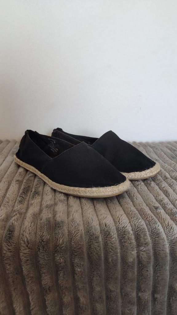 Espadrilles - DIVIDED - zwart - maat 37, Kleding | Dames, Schoenen, Zo goed als nieuw, Espadrilles of Moccasins, Zwart, Ophalen of Verzenden