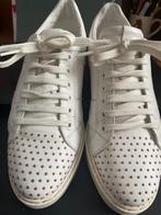 Nubikk sneakers maat 39 met studs in zeer goede conditie, Wit, Ophalen of Verzenden, Nubbiks, Sneakers of Gympen