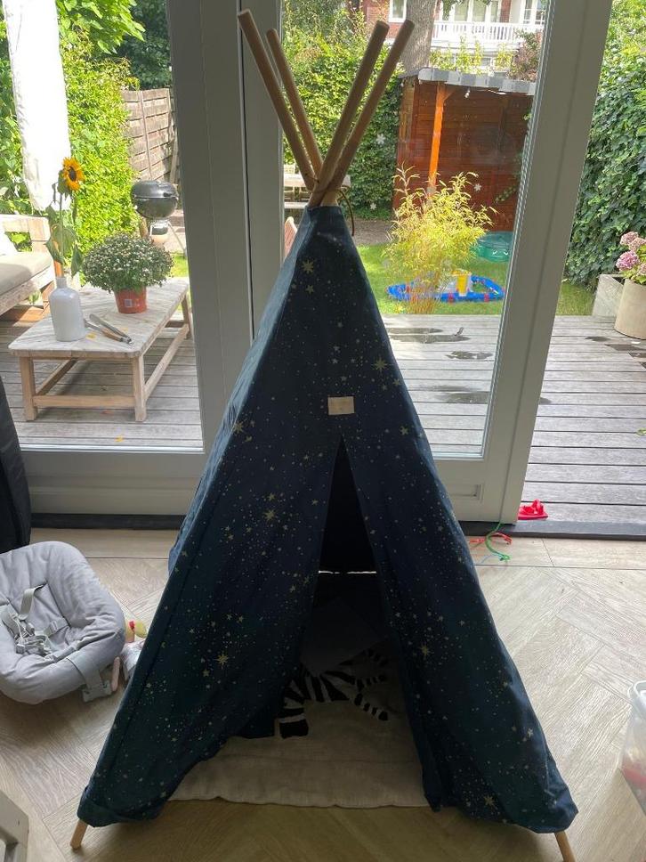 Tipi / Wigwam / tipitent van Nobodinoz, Kinderen en Baby's, Speelgoed | Speeltenten, Gebruikt, Ophalen