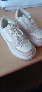 Zara Sneakers zgan, Kinderen en Baby's, Kinderkleding | Schoenen en Sokken, Ophalen of Verzenden, Zo goed als nieuw, Meisje, Schoenen