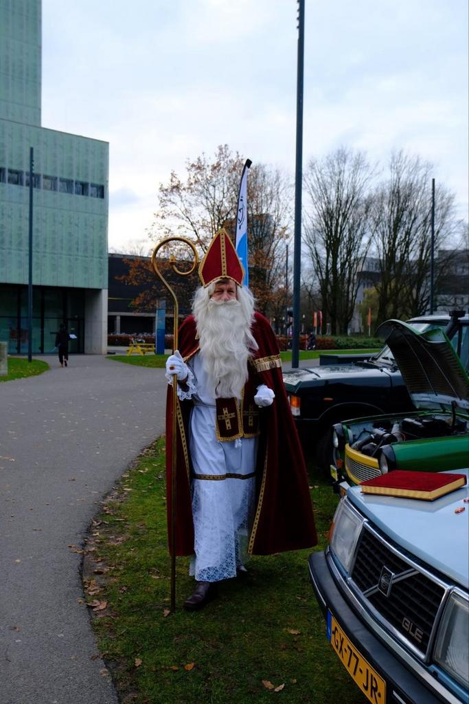 Vintage Sinterklaas costuum met 3 pieten Piet Sint pak echt, Diversen, Sinterklaas, Gebruikt, Ophalen of Verzenden