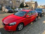 Volvo V40 1.5 T2 122PK Automaat 2017 Rood, Auto's, Volvo, 1498 cc, 4 cilinders, Overige bekleding, 122 pk
